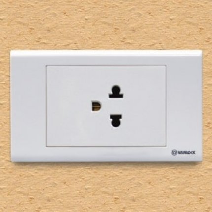 Ổ cắm đơn 3 chấu S18UE